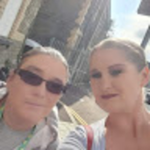 Meet your Posher, Debbie - Picture 1 of 1